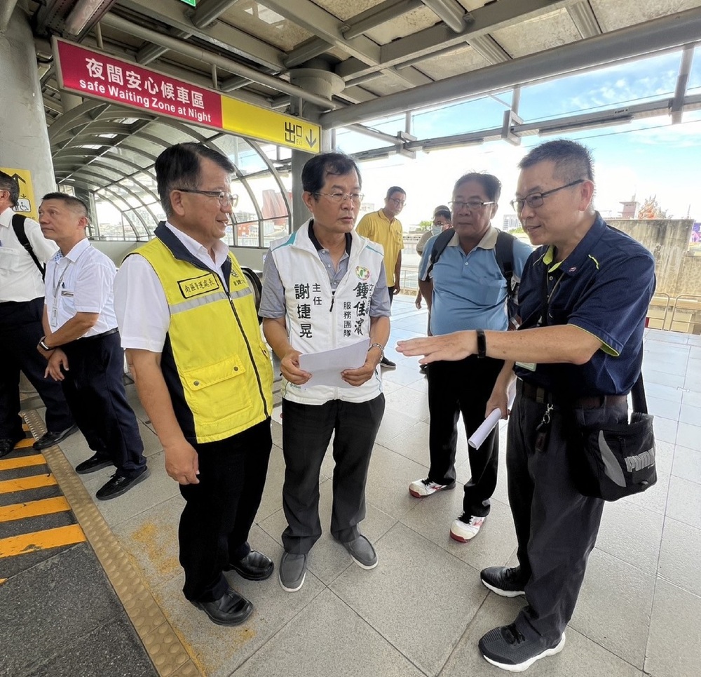 3-屏東車站月台候車潑雨與屋內漏水　鍾佳濱邀集台鐵會勘改善　圖１